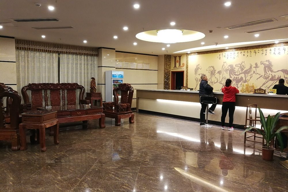 酒店行业官网与在线预订系统建设案例-酒店客房展示与预订页面